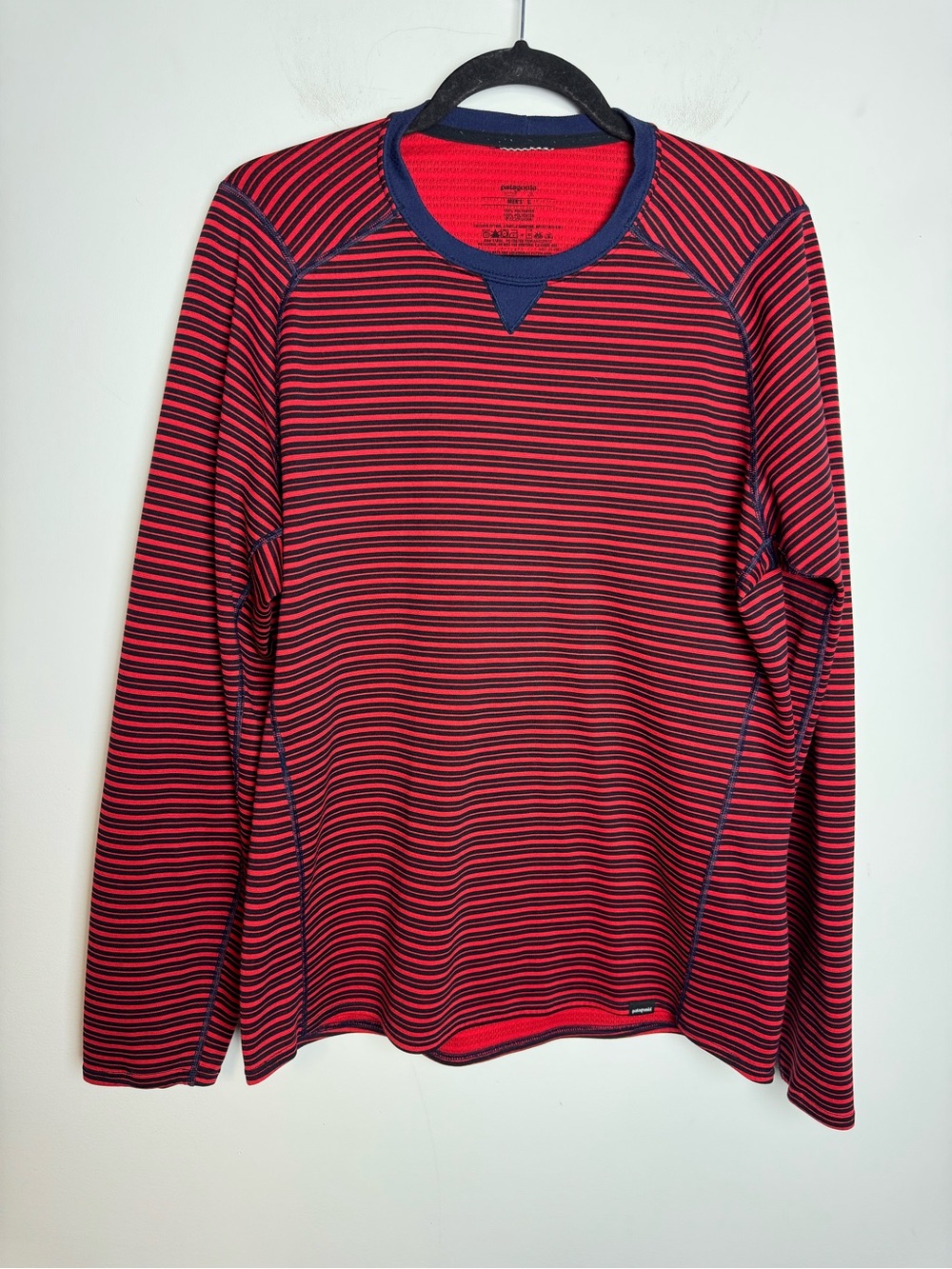 Patagonia Men’s Red & Navy Striped Long-Sleeve Capilene Baselayer L